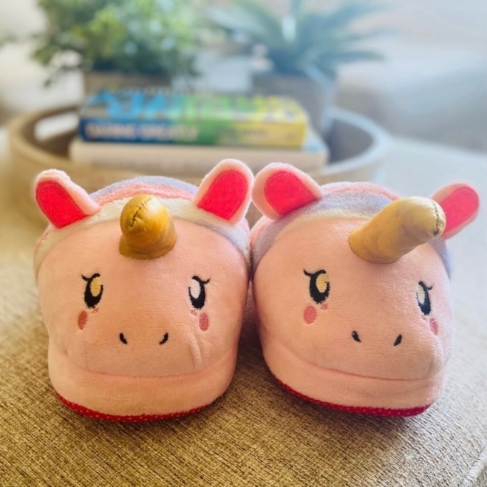 Girls Unicorn Slippers Size 2/3